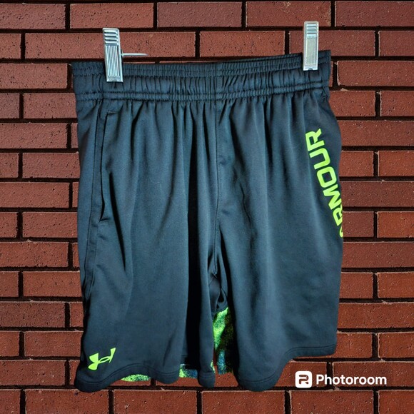 Under Armour‎ Black /Neon yellow Basketball Short Size M (OS 551) - Picture 1 of 2